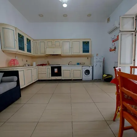 Bed & Breakfast Made In *